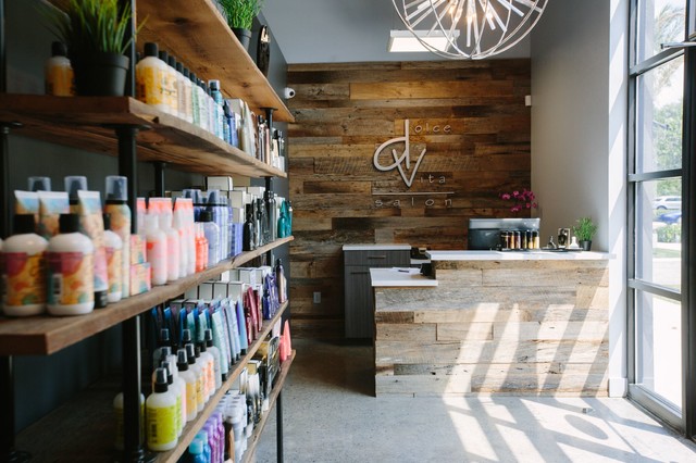 Dolce Vita Salon winter park reclaimed barn wood wall